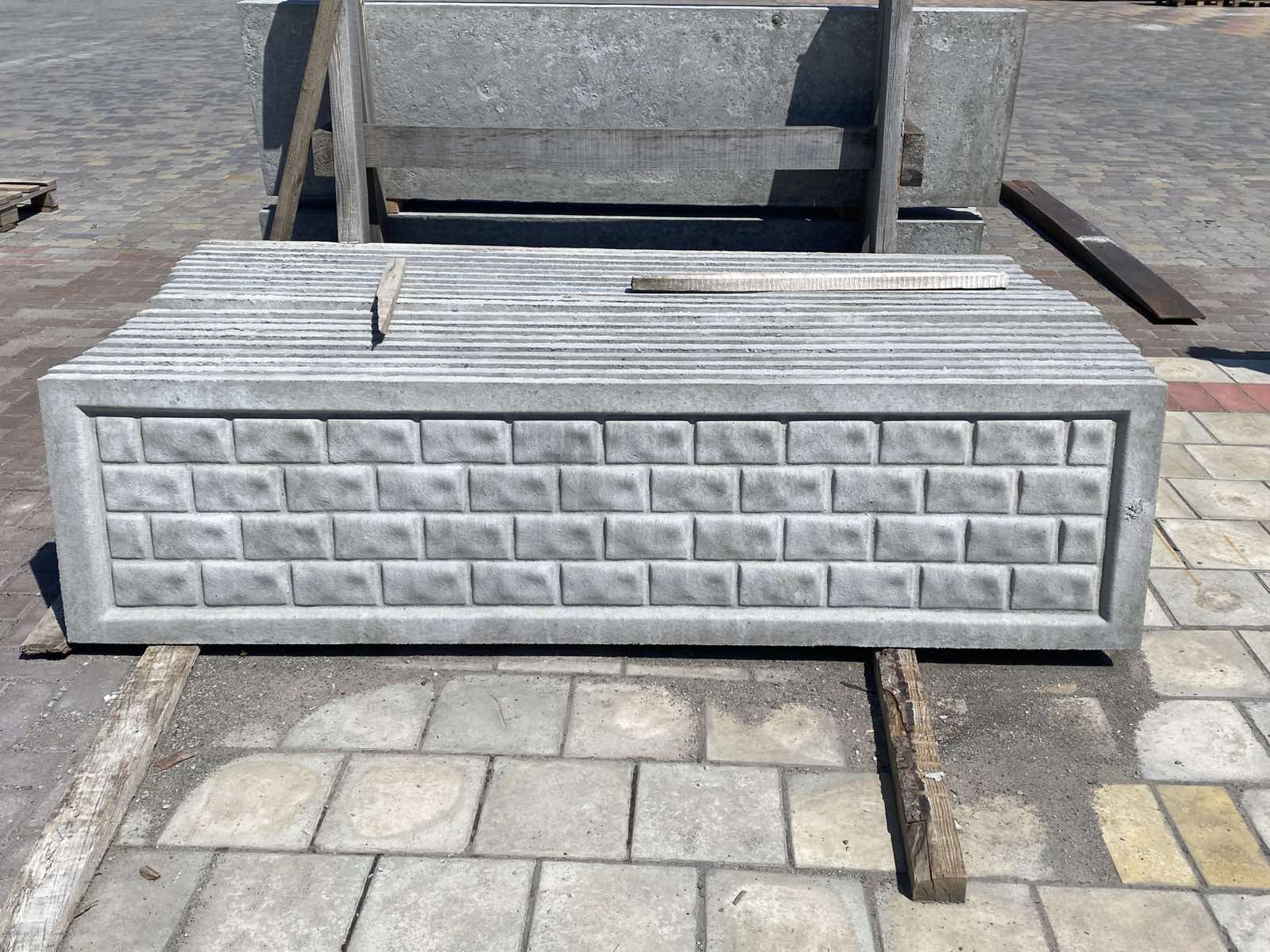 Панель (секція) залізобетонна, 2.0х0.5 м, товщина 40 мм, бетон В15, з декоративним малюнком